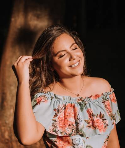 Elas de 18 anos da Mikaelly