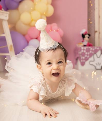 Smash the cake  de Catherine 1 ano - tema Minie confeiteira