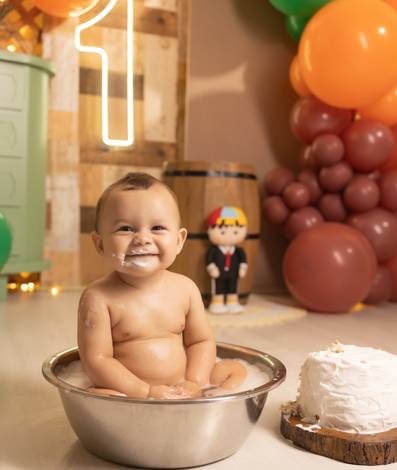 Smash the cake  de Emanuel 1 ano - tema turma do chavez