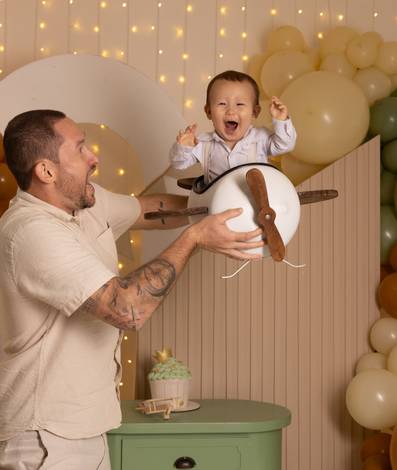 Smash the cake  de Henri 1 ano - tema brinquedos 