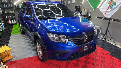 Lavagem Detalhada EXterna de Sandero Blue 