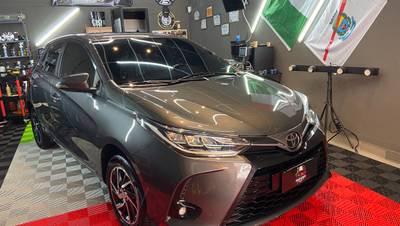 Polimento Italian de Toyota Yaris 