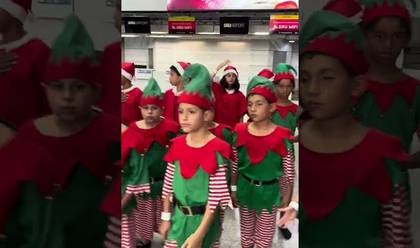 Evento Corporativo de Apresentação de Natal das Crianças da Casa do Tiaminho no Aeroporto Internacional de Guarulhos