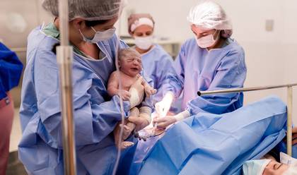 Fotografia de Parto de Fotografia de Parto - Nascimento da Maria Luiza