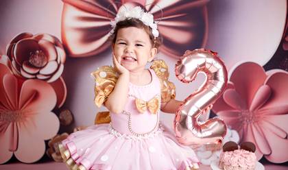 Smash the Cake de Clara 02 anos