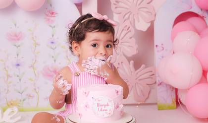 Smash the Cake de Mariah Vitoria
