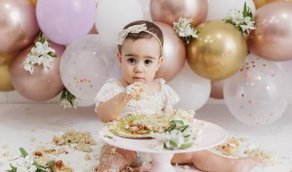 Ensaio de Smash the Cake Alice 1 ano