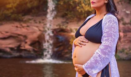 Ensaio de Gestante de Caminhos de Água: A Magia da Maternidade de Jessica Dourado
