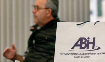 CORPORATIVO de ABIH - SECRETÁRIO DE TURISMO