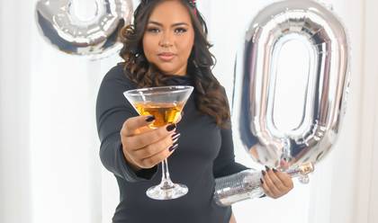 Aniversario de Adulto de Emanuela 