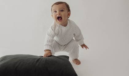 Crianças de Miguel 12 meses 