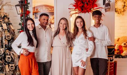 Famílias de Isis e família - Vitrine de Luzes