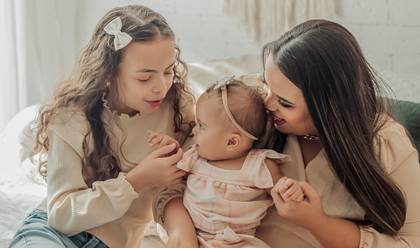 Crianças de Rafaela, Liz e Lara - COLO DE MÃE