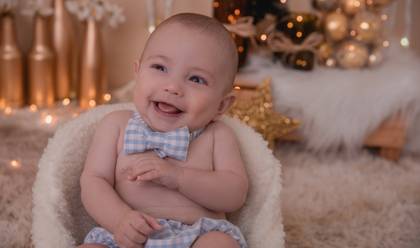 Crianças de Theo 3 meses - illuminated new year 2019