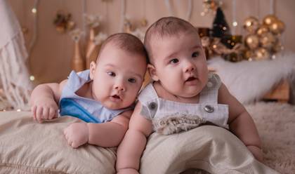 Crianças de Hnerique e Rafael 4 meses - illuminated new year 2019