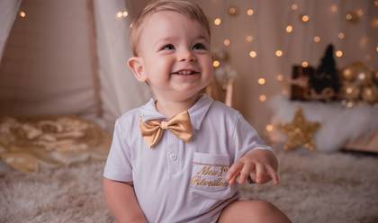 Crianças de Anthonny 10 meses - illuminated new year 2019