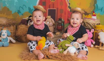Crianças de Henrique e Rafael 10 meses