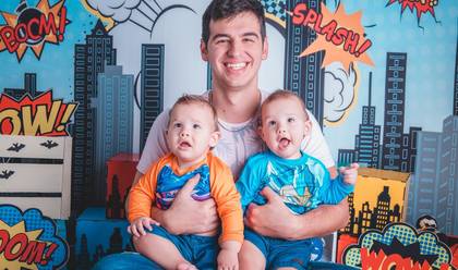Crianças de Rafael e Henrique 12 meses
