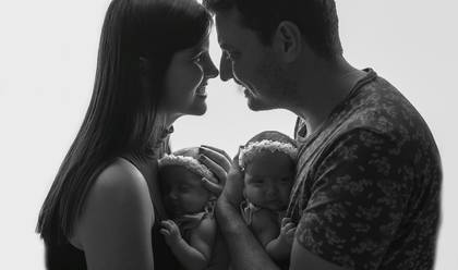 Crianças de Linda e Bela 2 meses