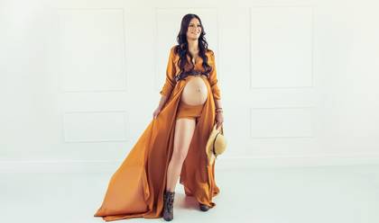 Figurinos Gestante de Vestido Mostarda