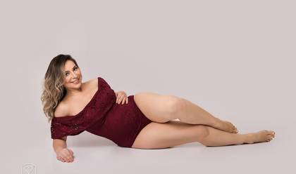 Figurinos Gestante de Body Marsala