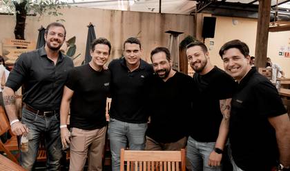 Corporativo de CONFRATERNIZAÇÃO FINAL DE ANO- MARMARA