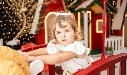 Natal de Laura explorando sua criatividade na VIla de Luz