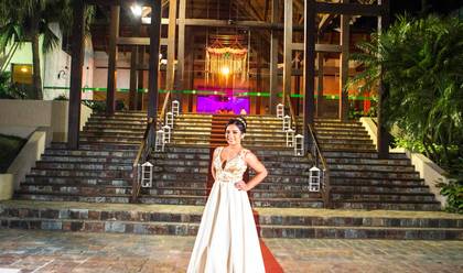 QUINCEAÑOS de Quinceaños de Laura Nuñez del Prado