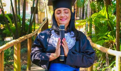 Formatura de Elza, Goretti e Vanda