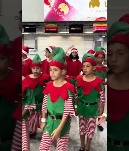 Evento Corporativo de Apresentação de Natal das Crianças da Casa do Tiaminho no Aeroporto Internacional de Guarulhos