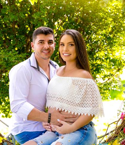 Ensaio GraviLinda Classic Externo de Maria Eduarda esperando Gabriel