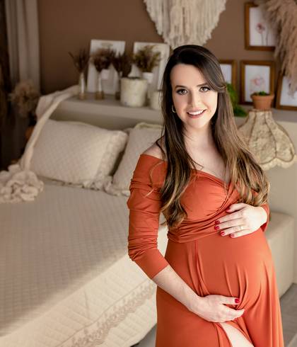 Ensaio GraviLinda Classic de Caroline esperando Miguel