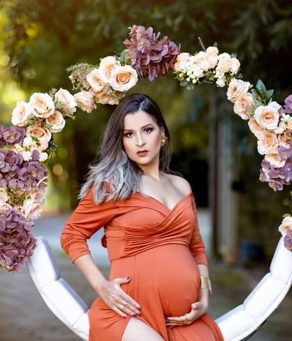 Ensaio GraviLinda Classic Externo de Isa esperando Lizandra