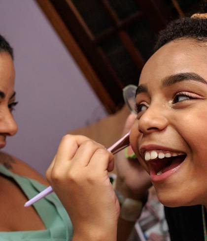 Família de Duda, patins e amigas: festa do pijama com tudo que importa