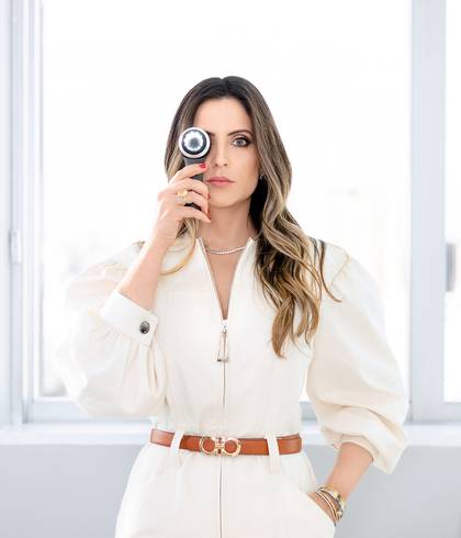 Retratos Corporativos de Dra Lorena Reis - DERMATOLOGISTA