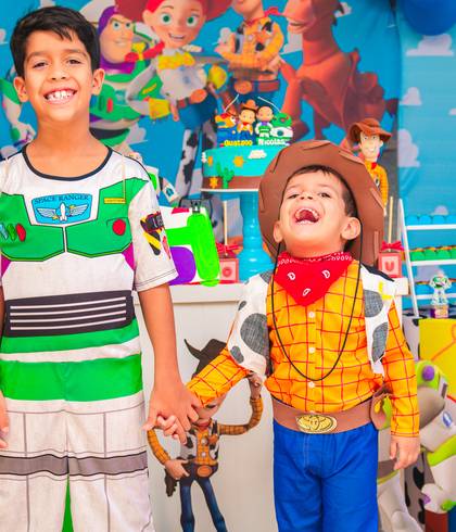 Aniversário Infantil de 8 Anos do Nicolas e 3 Anos do Gustavo