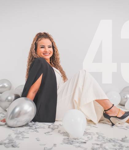 B-DAY de 43 Anos Rose