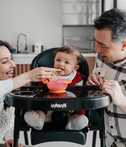 Bebê & Família de Acompanhamento da Catarina