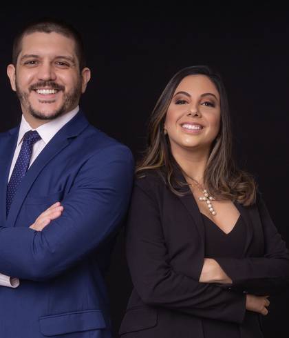 Retratos corporativos de Gabriela e Gustavo - corporativo