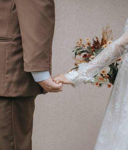 FIRST LOOK de  IZA & CAIO