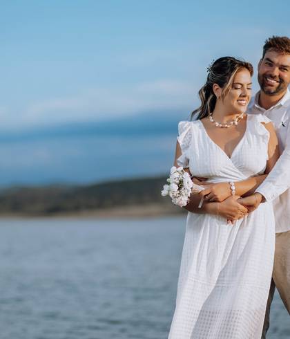 Casamentos de Jacqueline & Felipe Um Pré-Wedding Encantador no Porto dos Mendes – Nepomuceno/MG