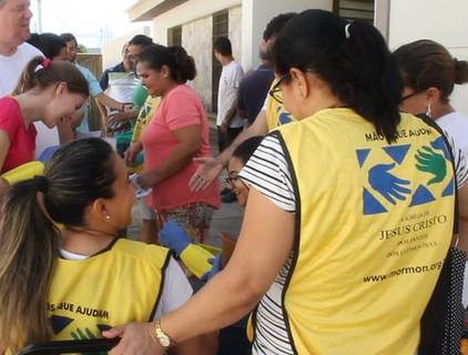 Religioso de MÃOS QUE AJUDAM