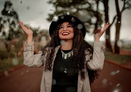 RETRATO FEMININO de Retrato Feminino | Isah Aguiar | Rafard-Sp