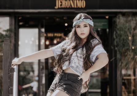 Book Fifteen de Maria Fernanda Rabelo
