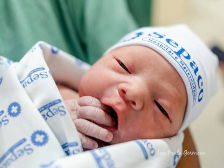 Parto de Registro de Parto - O Nascimento do Yuri