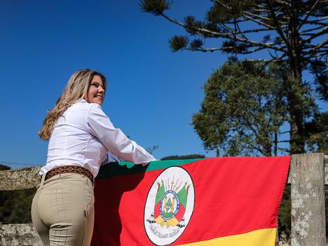 Book 15 Anos de Ensaio dos 15 anos no sítio tradição em Gramado