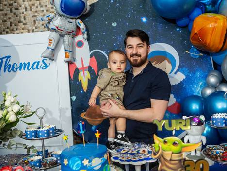 Aniversários de 1 Ano Thomas & 30 Anos Yuri