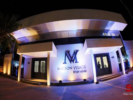 Eventos de 1 ano da Maison Visage