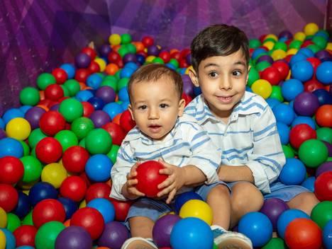 Aniversários de Aniversário Augusto 1 ano e João Pedro 6 anos