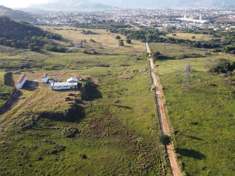 Obras Públicas de Estrada do Tingui ate a Av Brasil